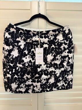 SWING control Black & White Floral GOLF skirt resort Mini skort tummy control